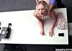 Blonde Natalia Deep-Throats Facial