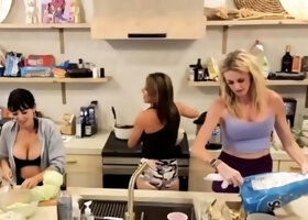 Amateur blonde anal sex