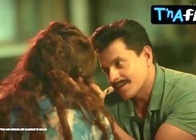 Leena Singh Sexy Scene  in Daddy Cool