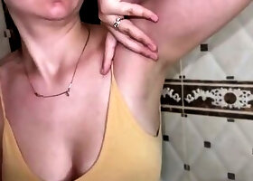 Natural hairy young body! Shaving hairy armpits! Epilation of armpits with an epilator! Depilation!