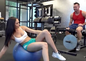 Ariana Marie s gym hot story